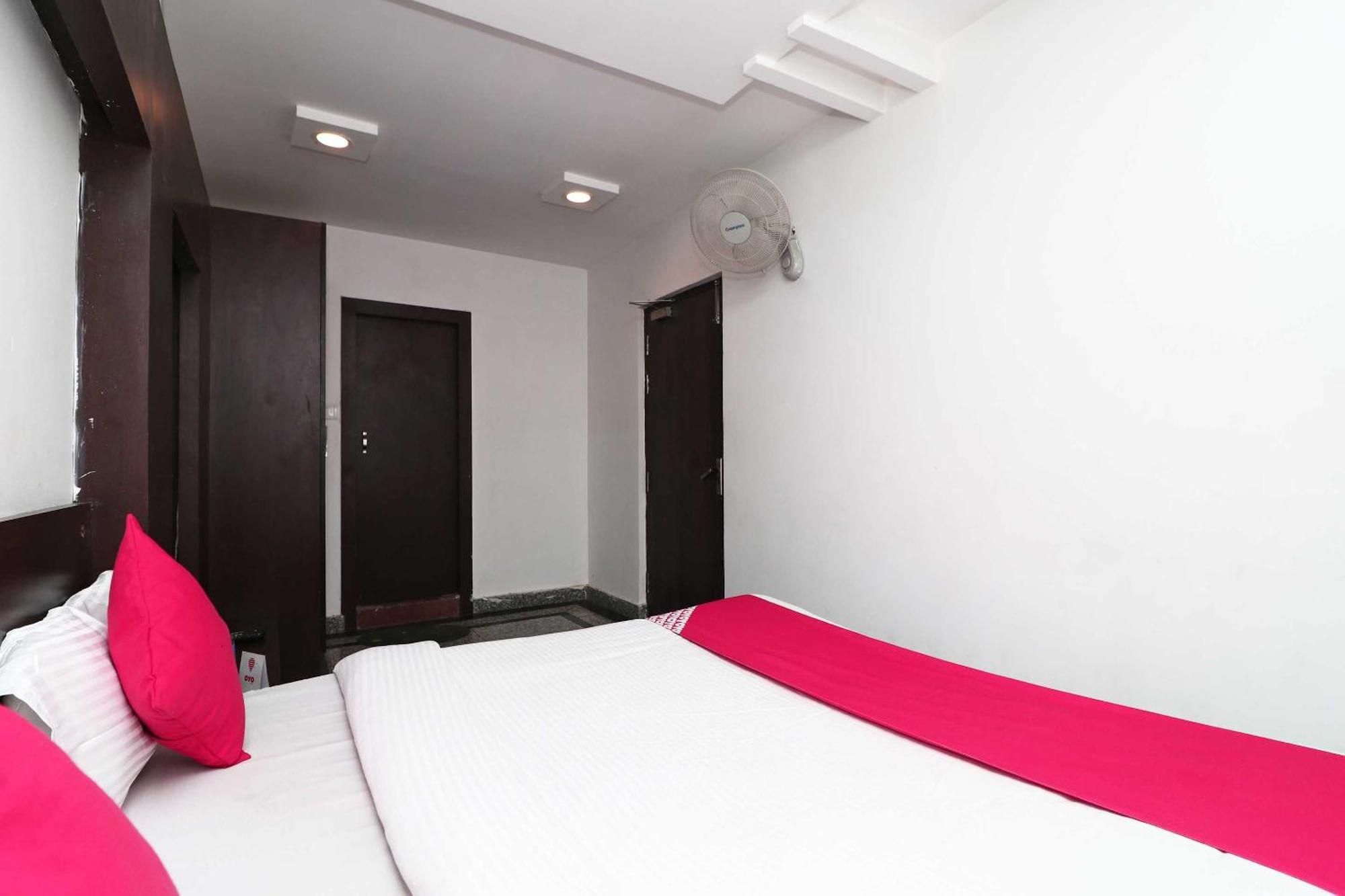 Oyo Flagship Hotel Krishna Chinhat المظهر الخارجي الصورة