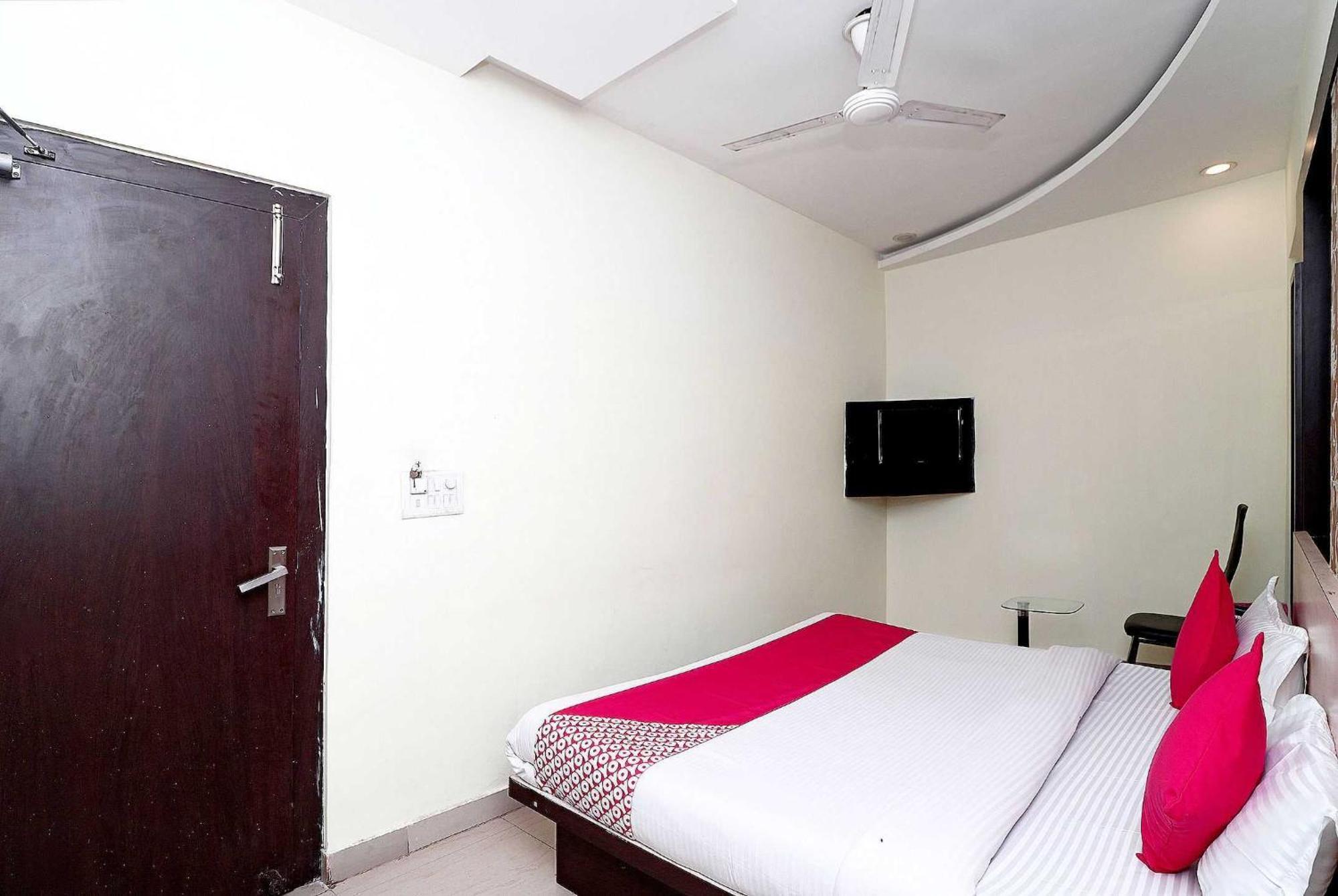 Oyo Flagship Hotel Krishna Chinhat المظهر الخارجي الصورة