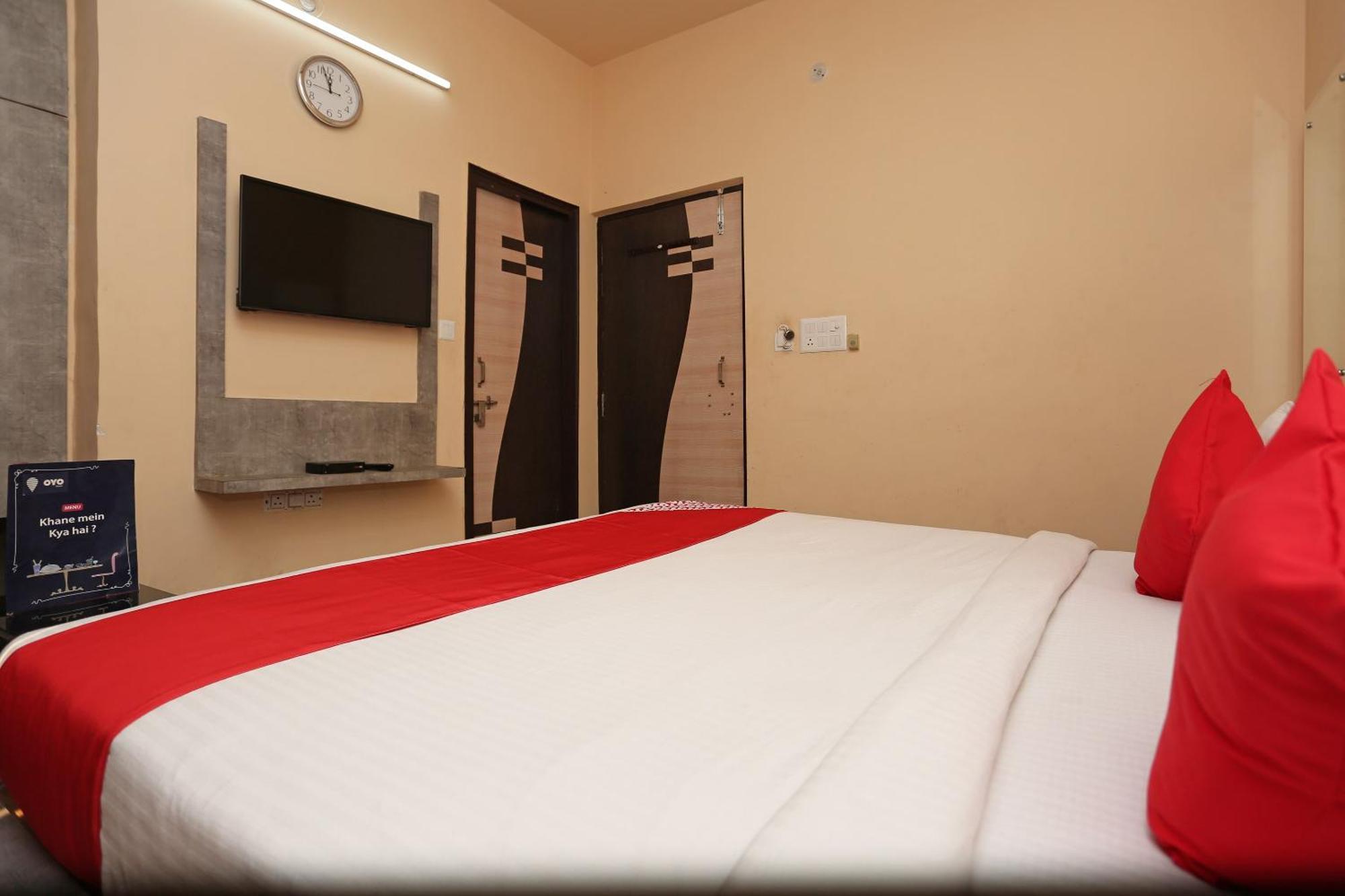Oyo Flagship Hotel Krishna Chinhat المظهر الخارجي الصورة