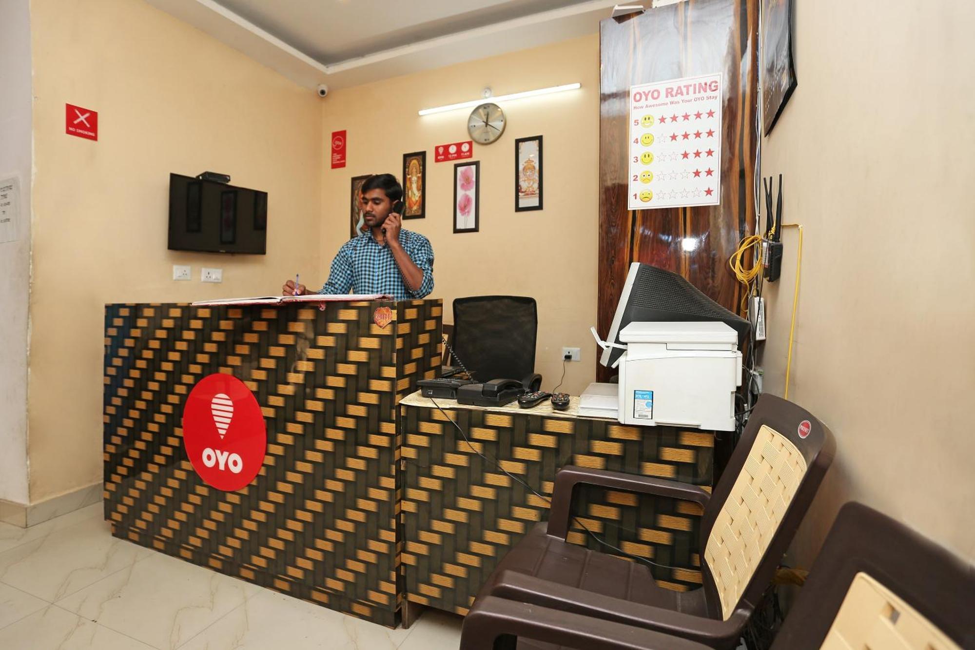 Oyo Flagship Hotel Krishna Chinhat المظهر الخارجي الصورة
