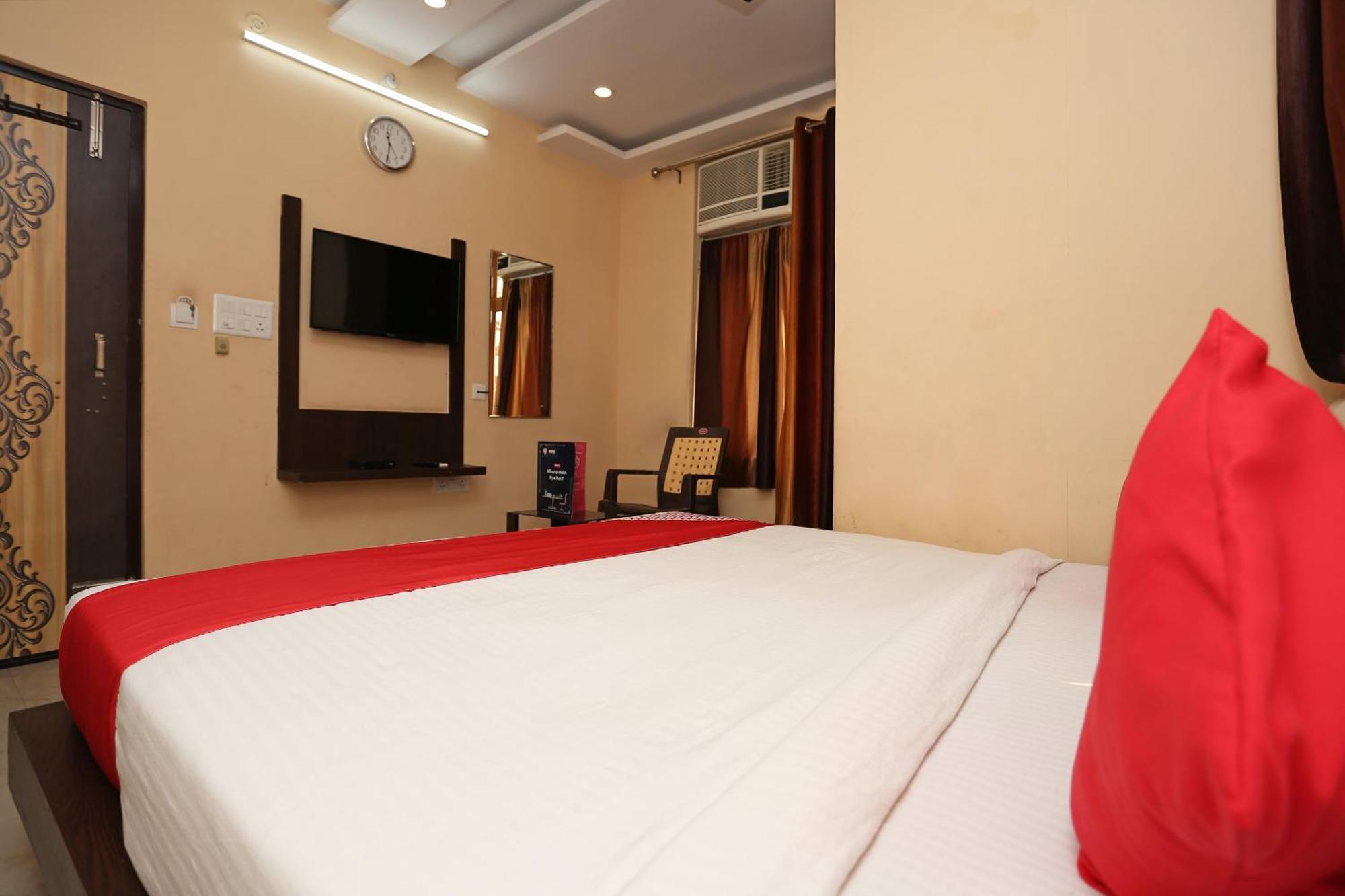 Oyo Flagship Hotel Krishna Chinhat المظهر الخارجي الصورة