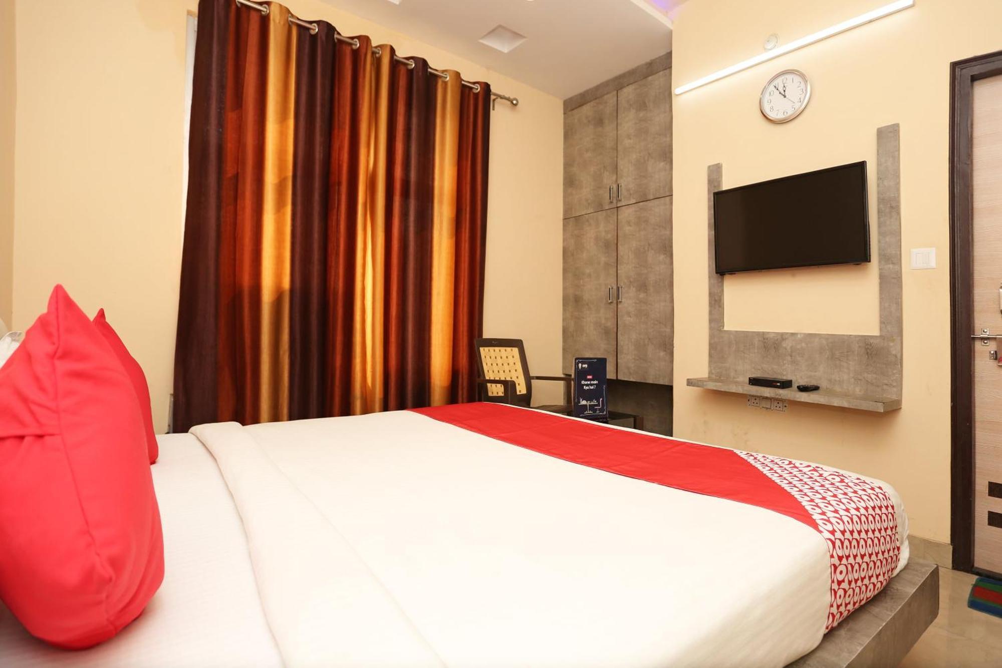 Oyo Flagship Hotel Krishna Chinhat المظهر الخارجي الصورة